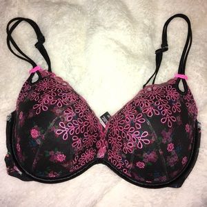 Sexy little things 38c